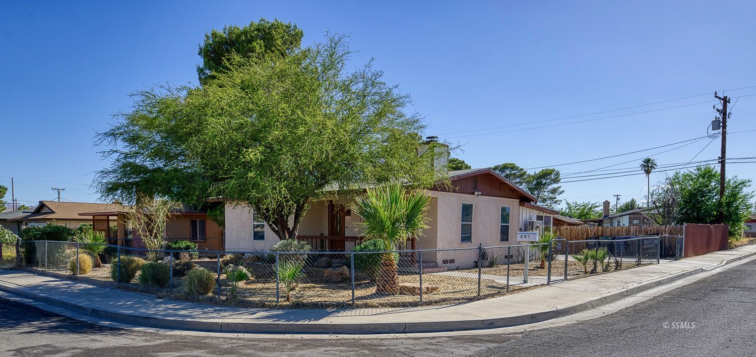201 S Fire Opal ST — Photo 3