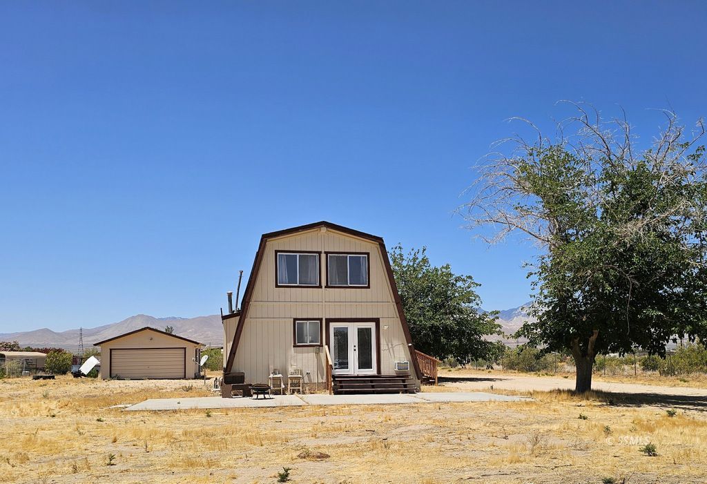 1435 N Indian Wells ST — Photo 3