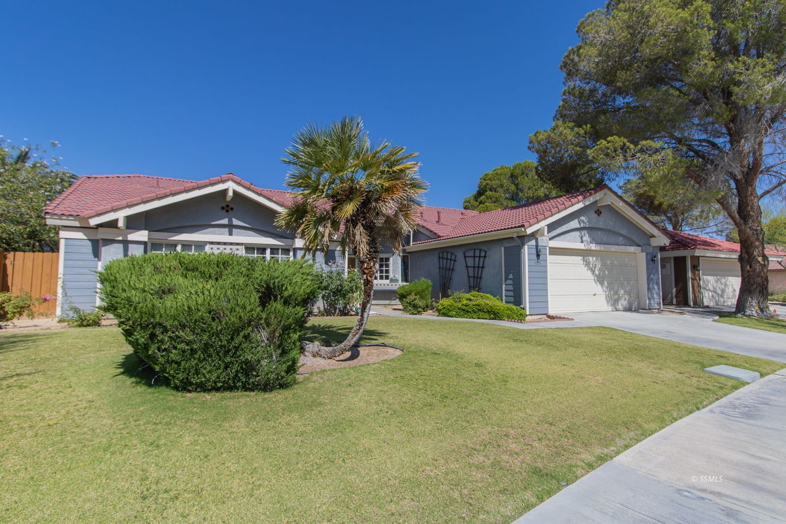 1025 N HERITAGE DR — Photo 3