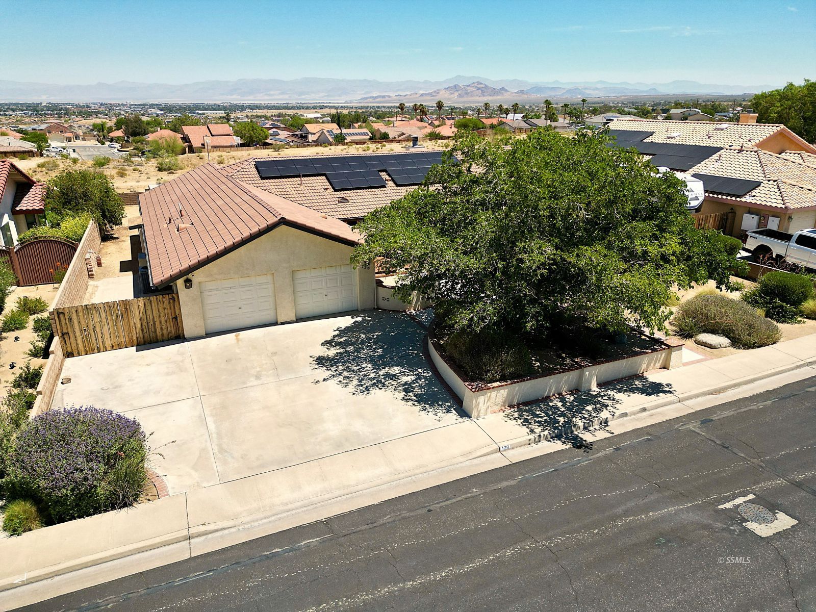 128 W Cielo AVE — Photo 3