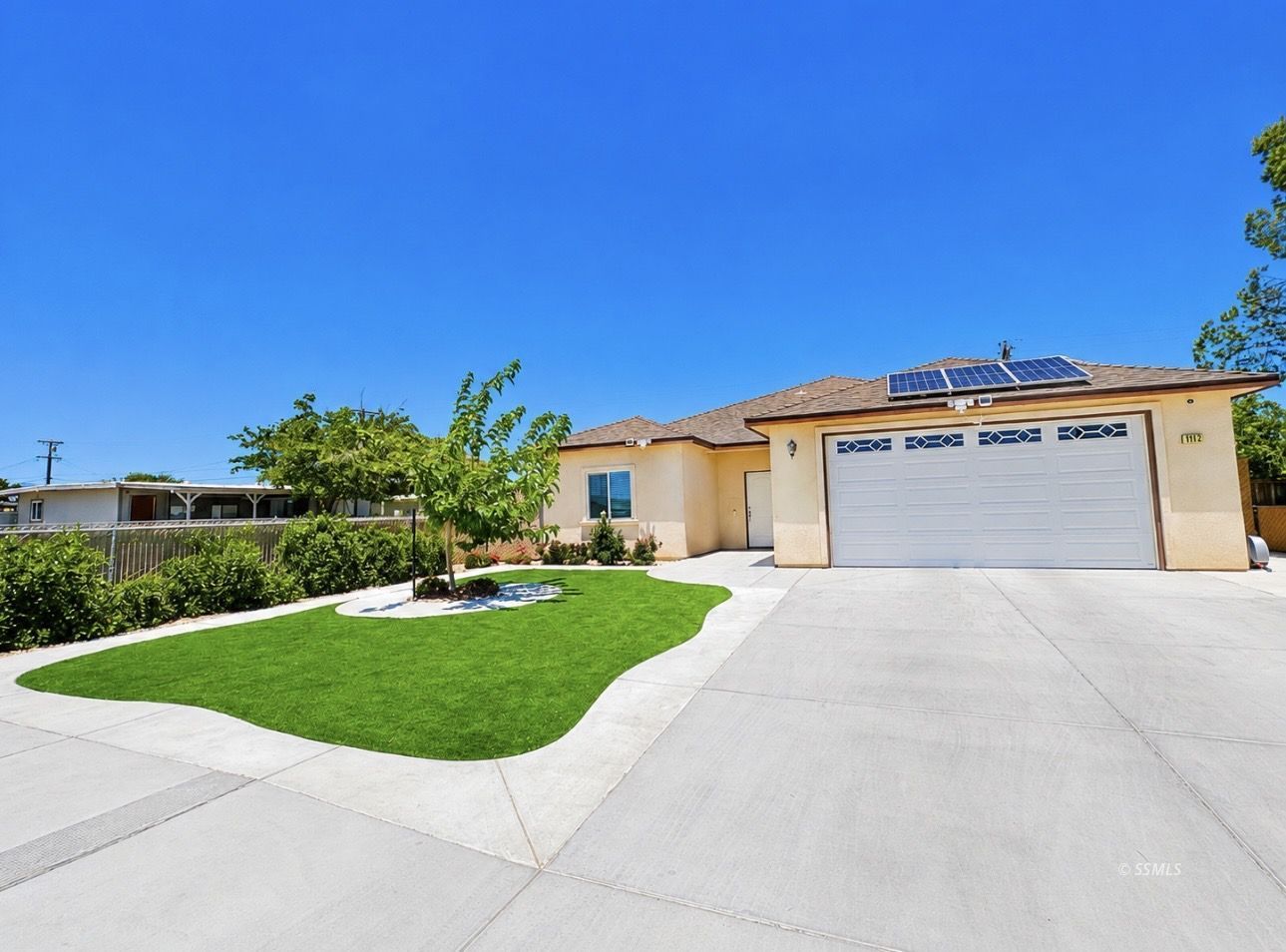 1012 W Coronado AVE — Photo 3