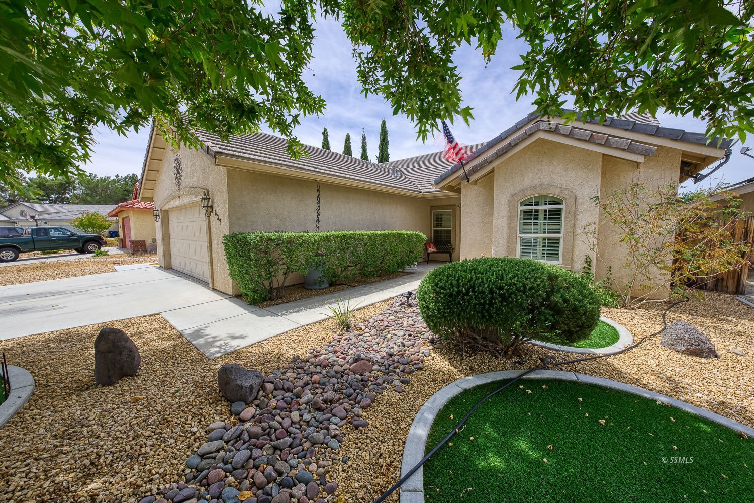 637 Pinon CT — Photo 3