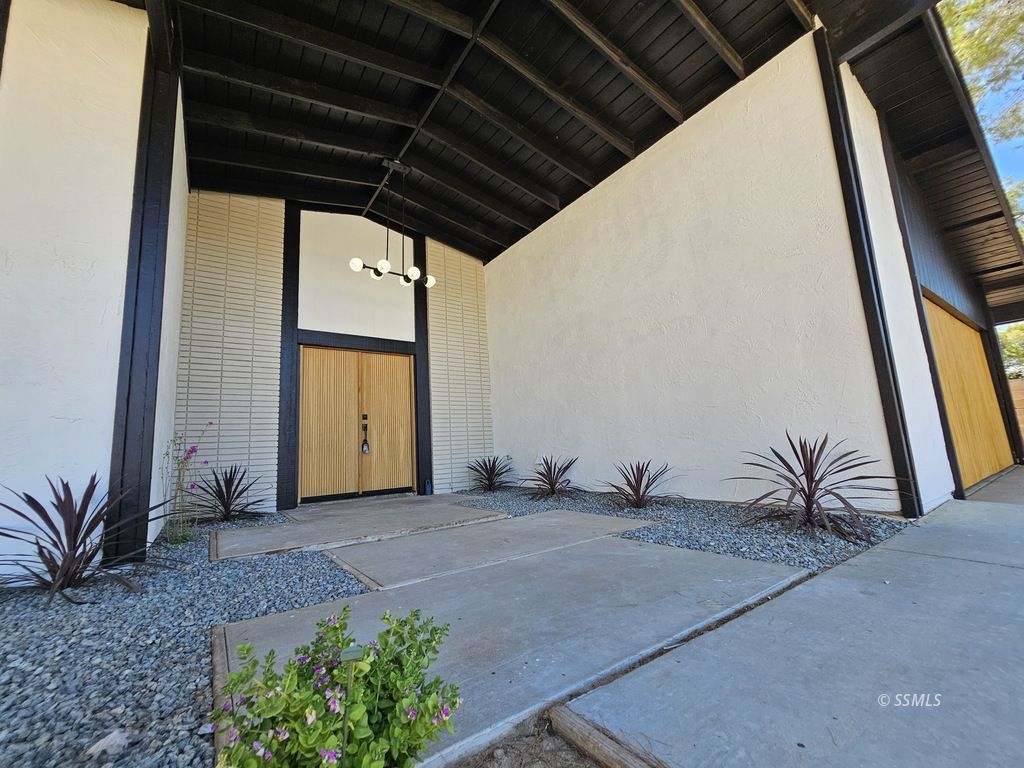 611 W FELSPAR AVE — Photo 3