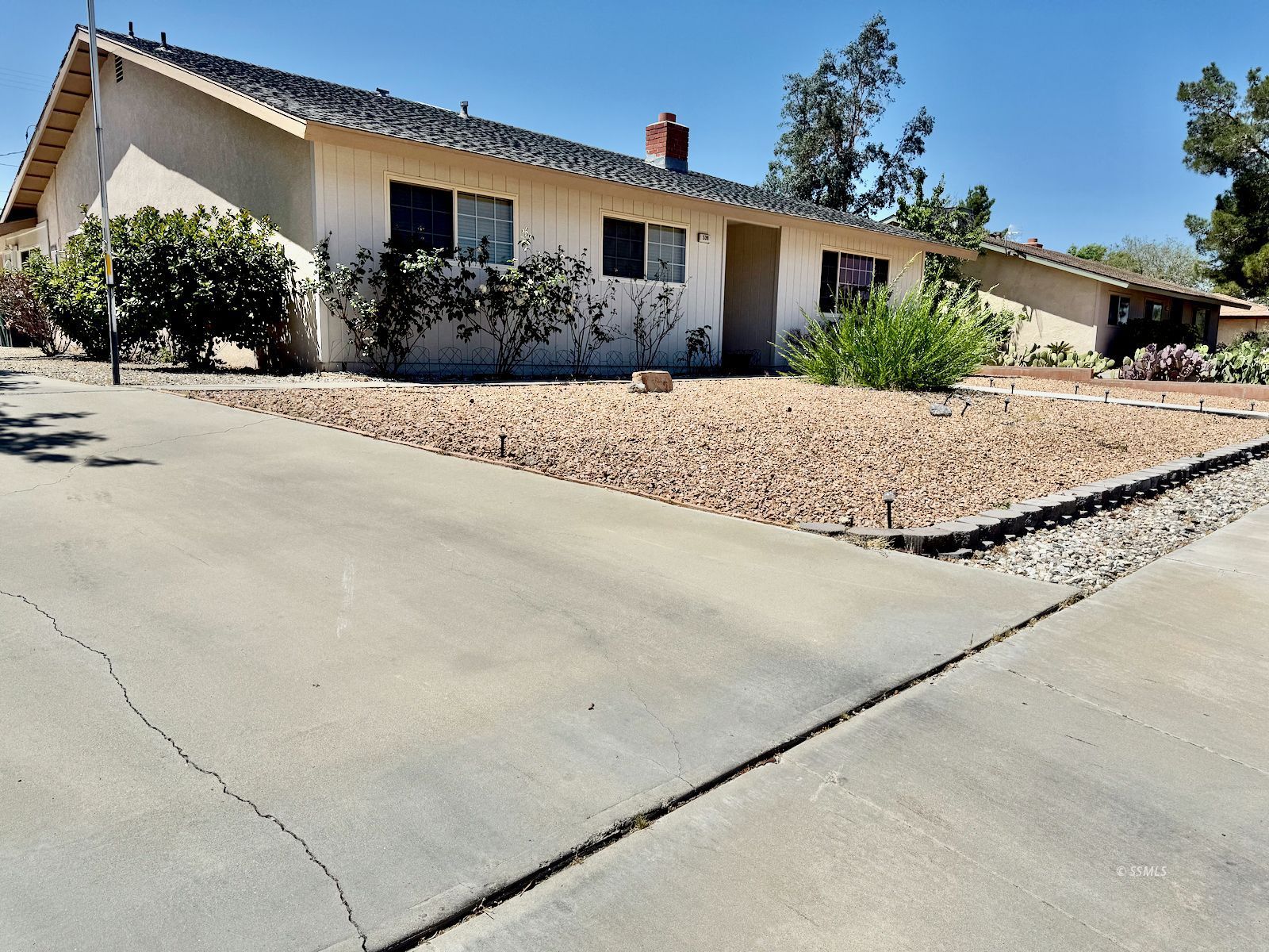 539 Garis AVE — Photo 3