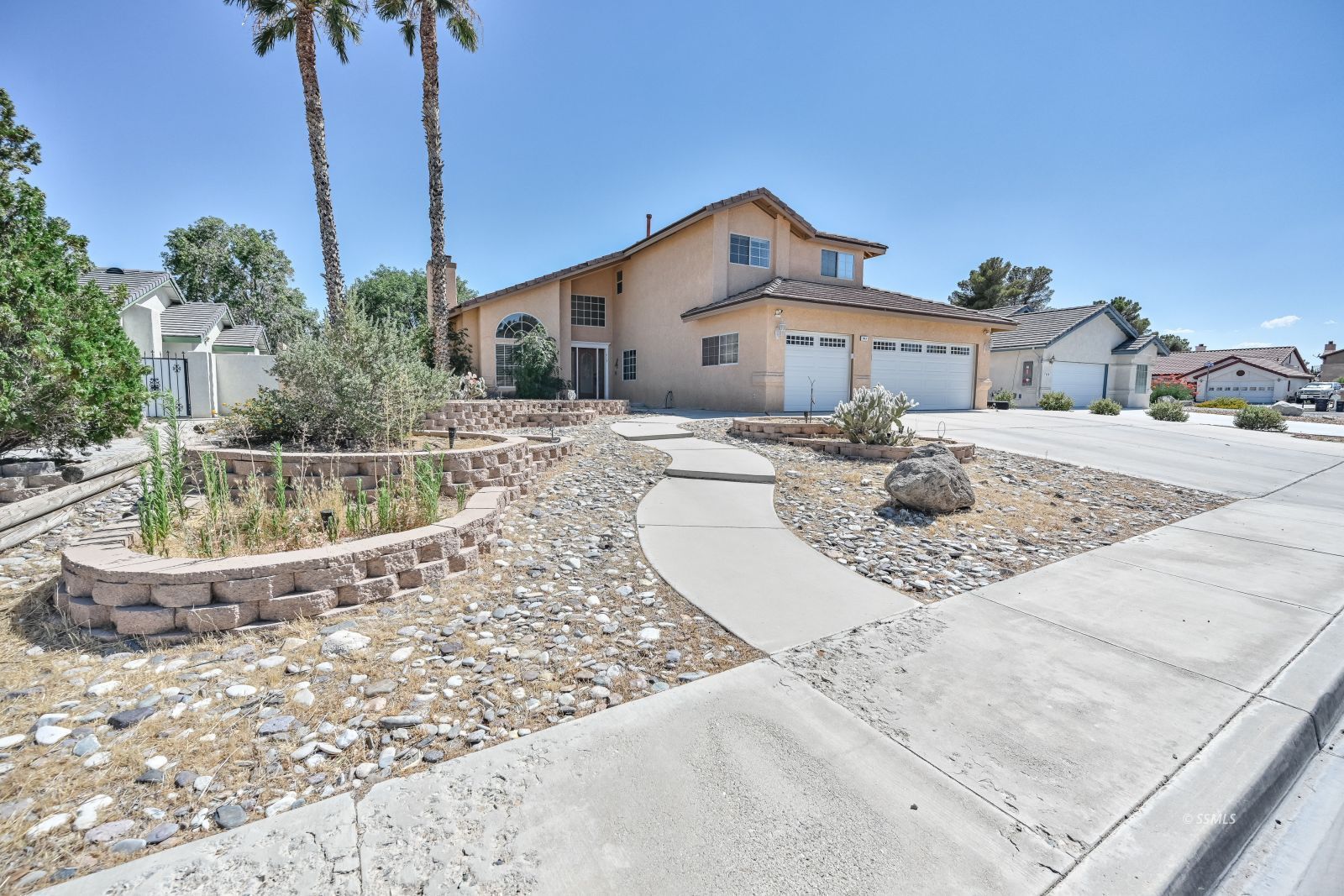 913 W Margaret AVE — Photo 3