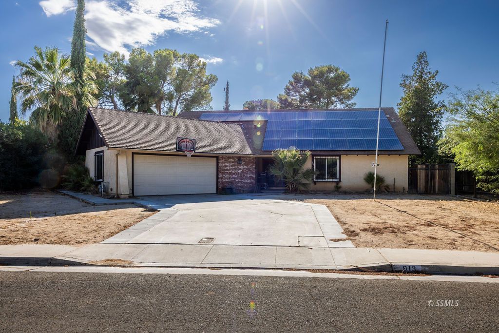 913 N Sierra View — Photo 3