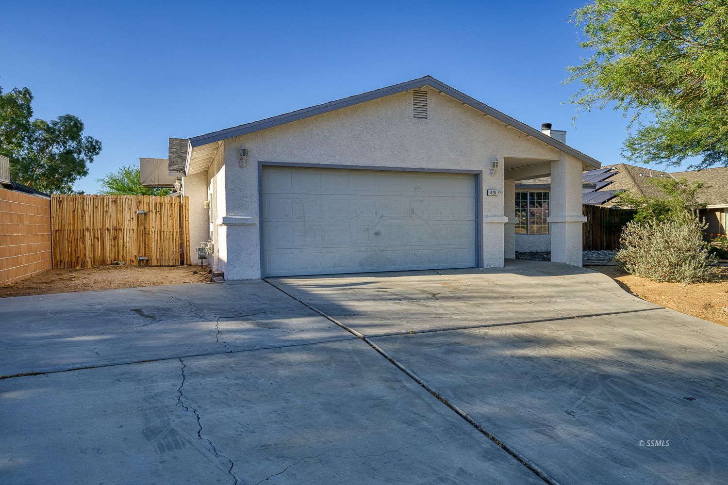 420 Olive — Photo 3