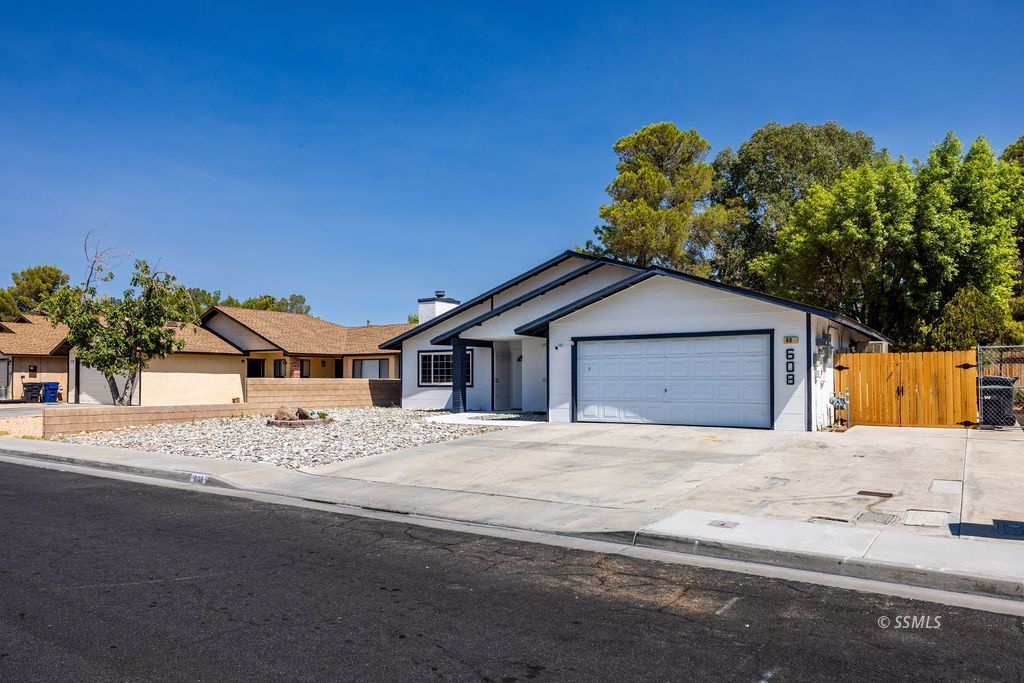 608 Ginger AVE — Photo 3