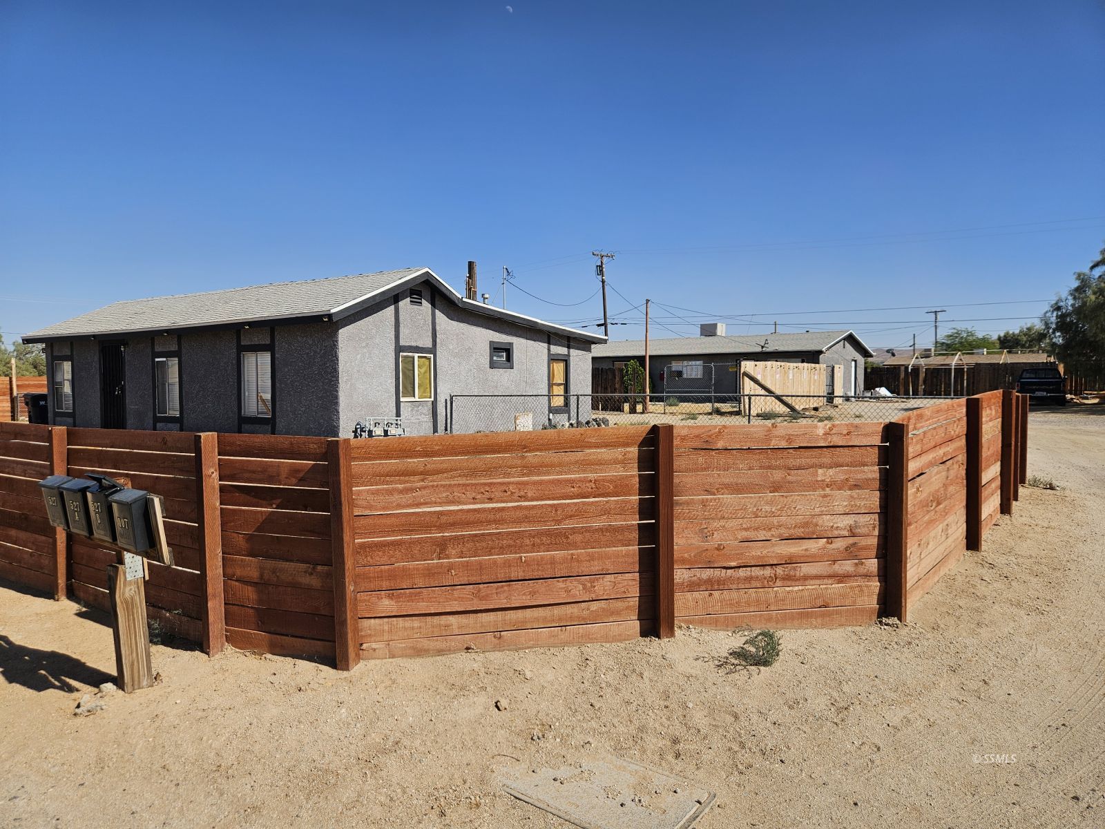 527 WILSON AVE — Photo 3