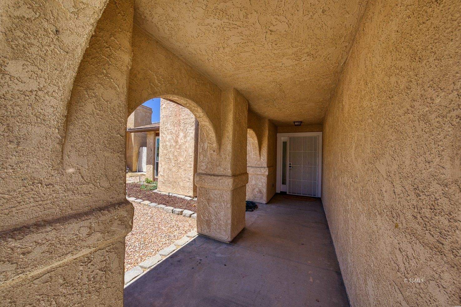 135 N American ST — Photo 3