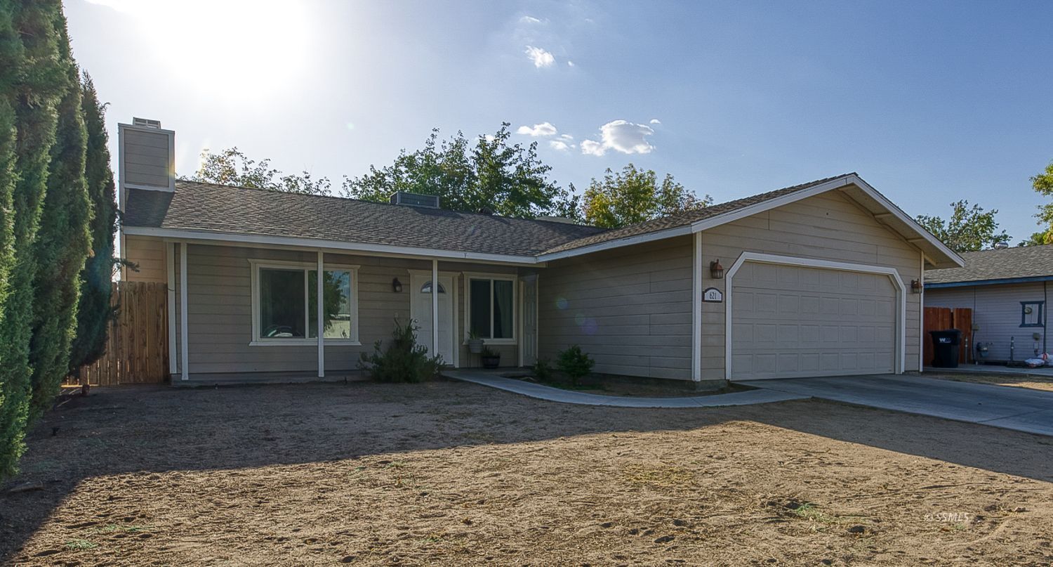 621 Glen CT — Photo 3