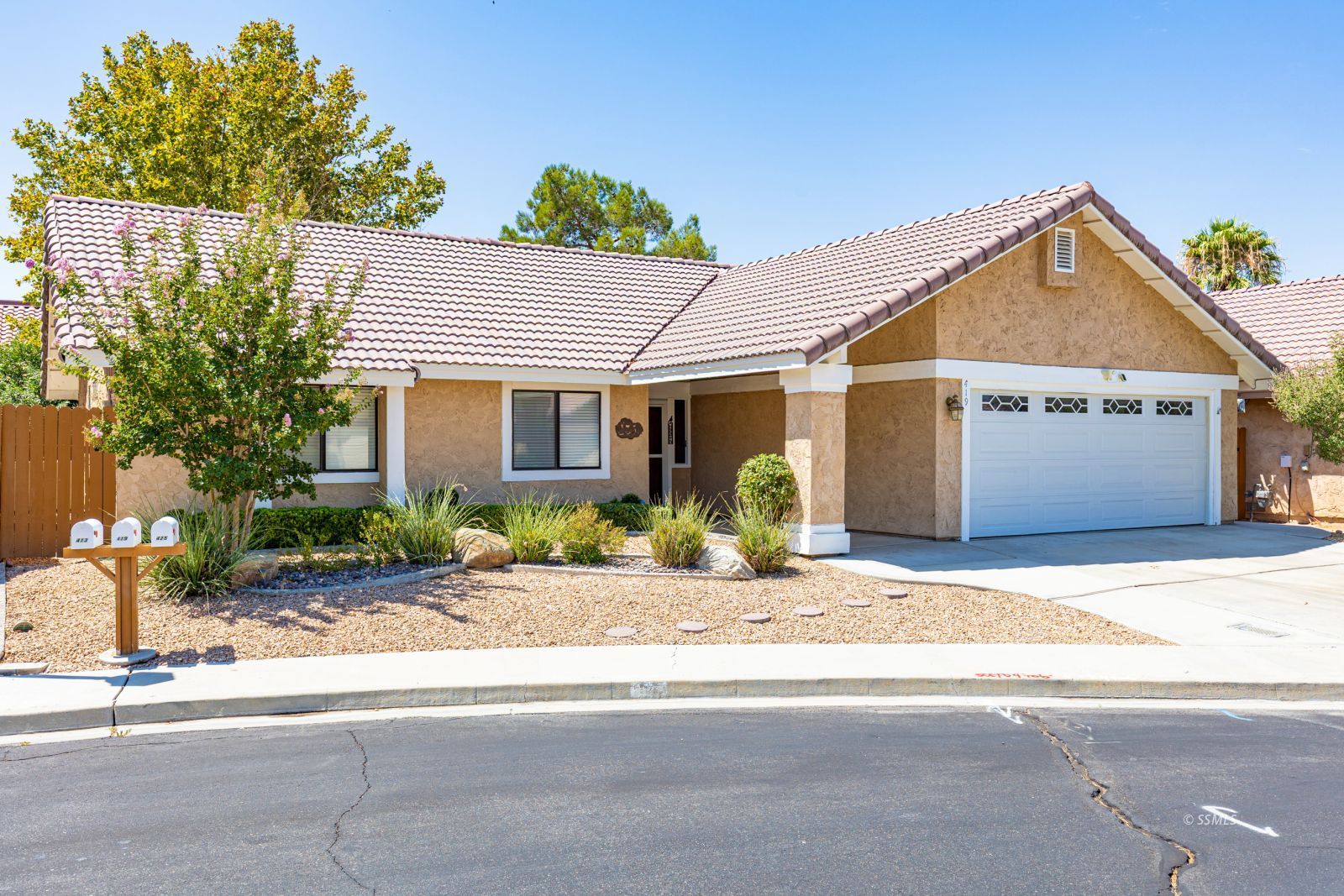 419 Mount Shasta CIR — Photo 3