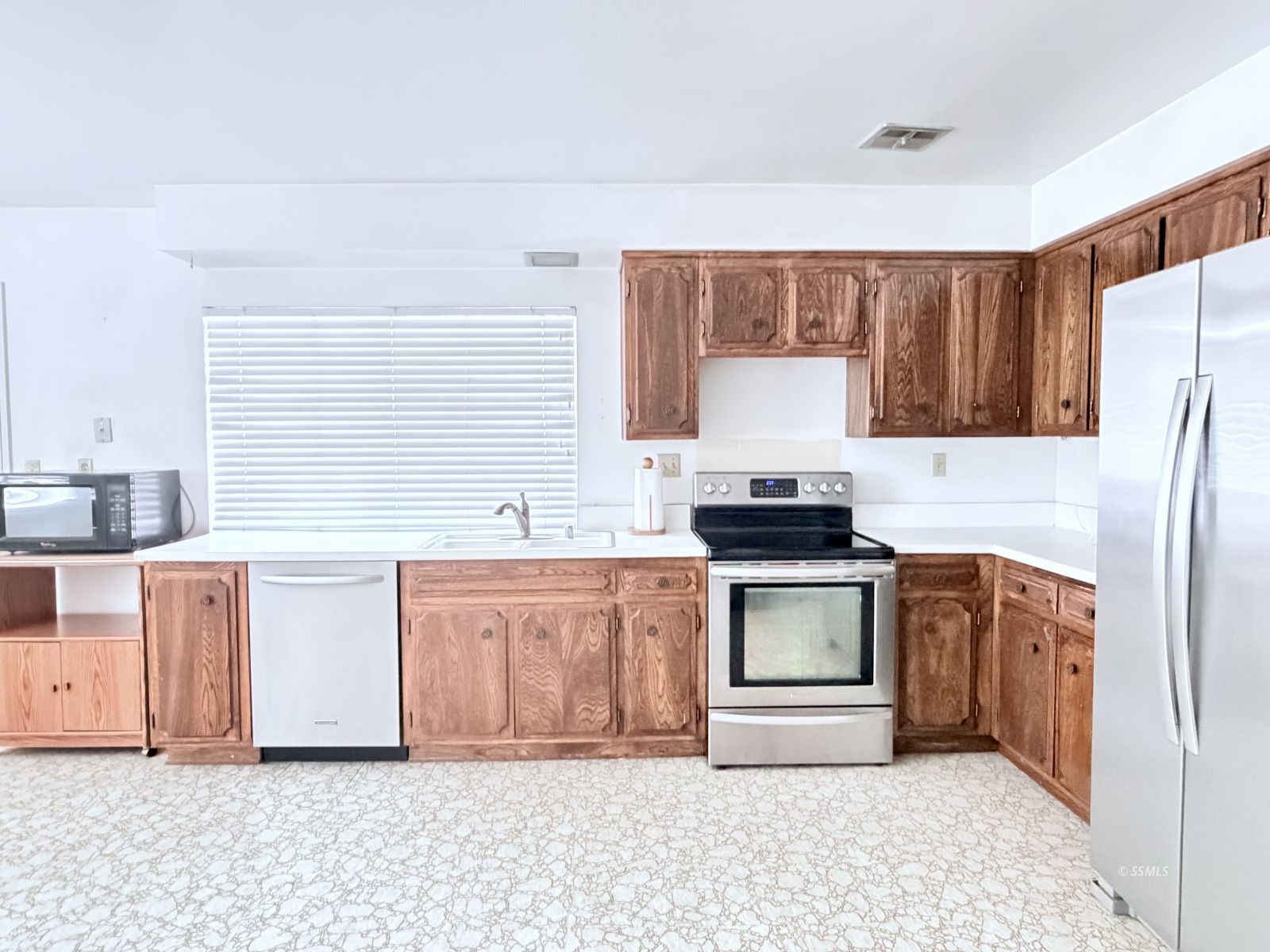 244 W Iowa AVE — Photo 3