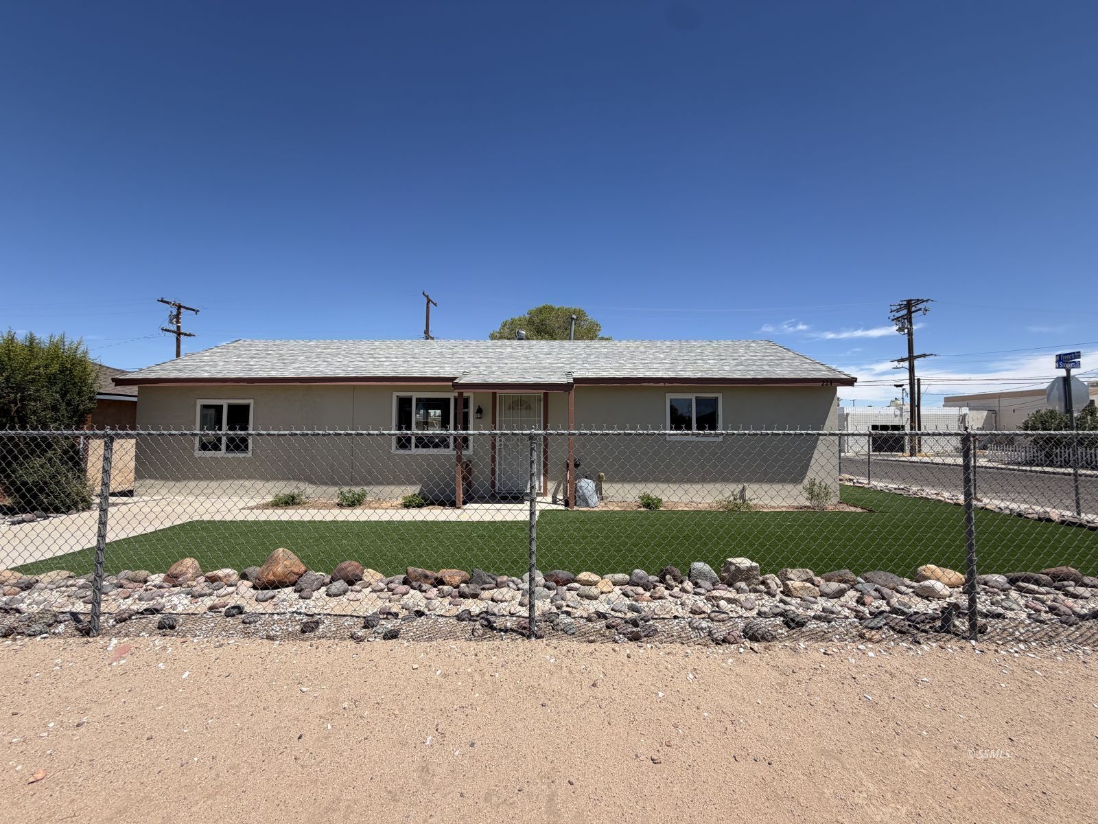 224 N Sanders ST — Photo 3