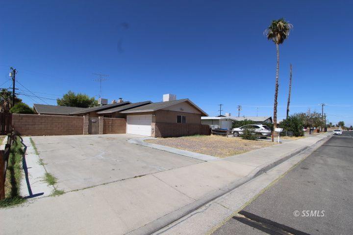 129 S Sunland ST — Photo 3