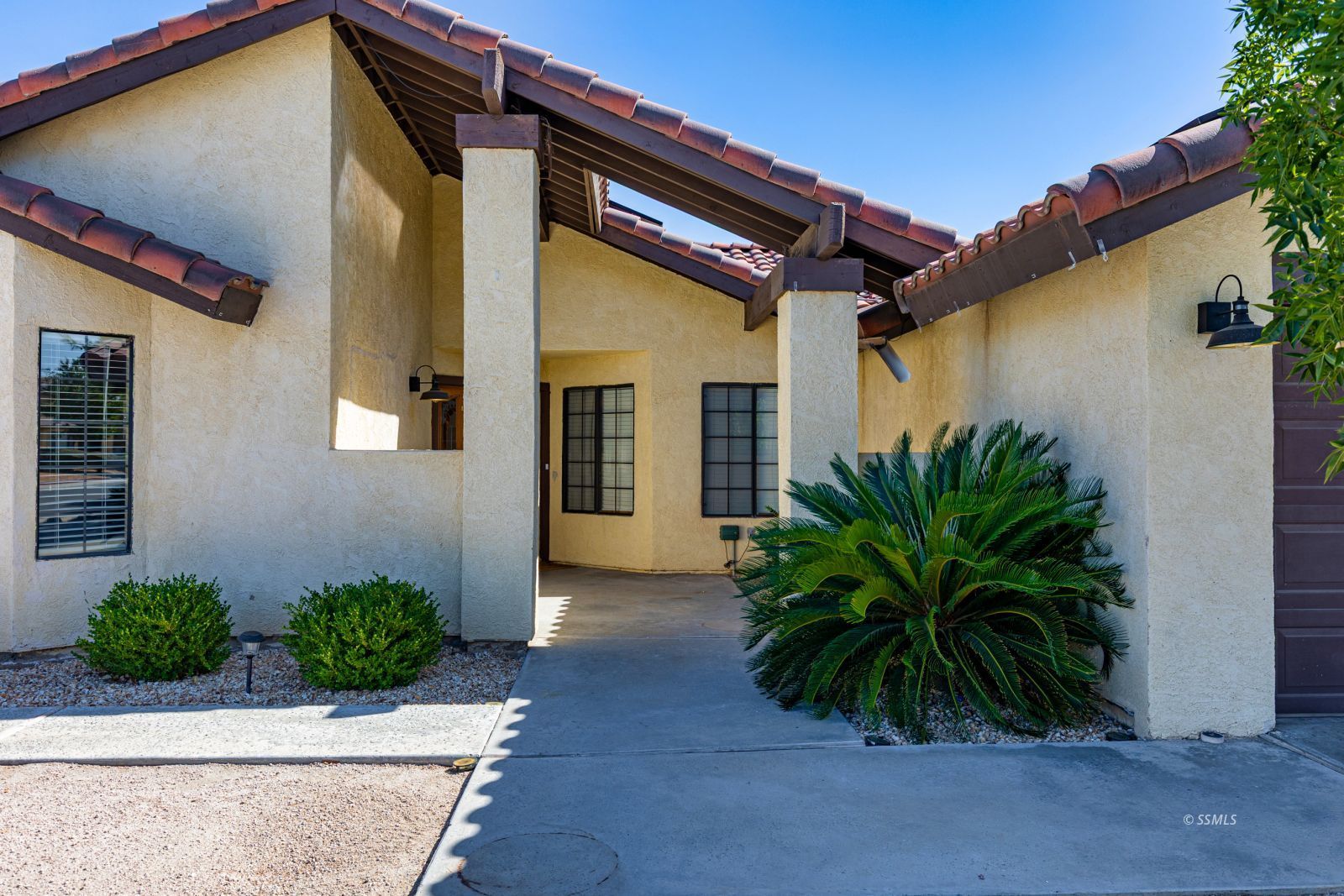 917 W Vicki AVE — Photo 3