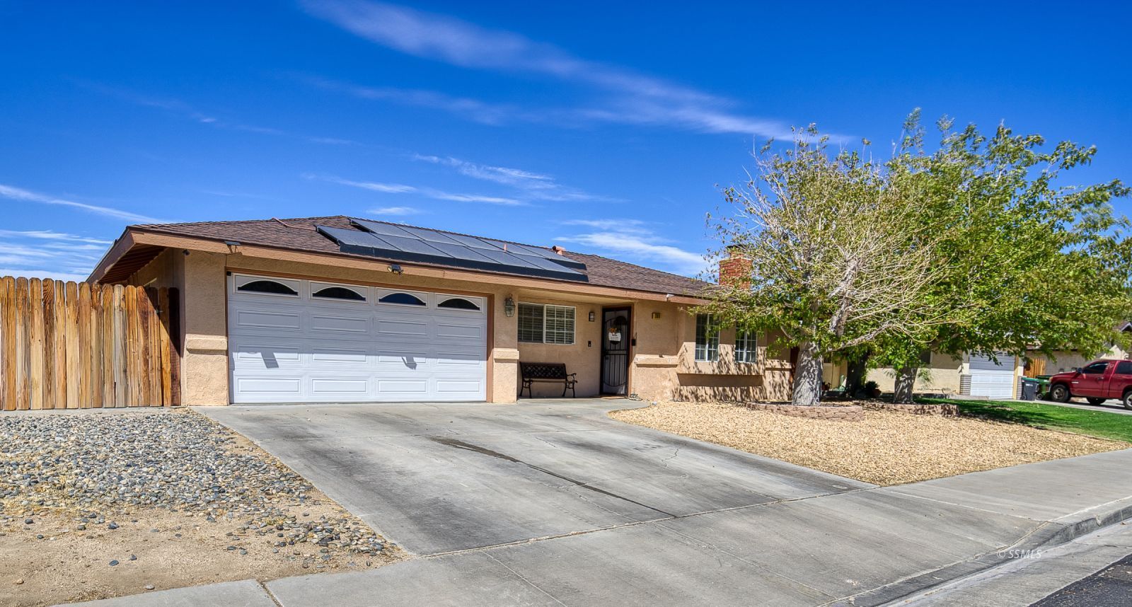 309 N Sunland DR — Photo 3