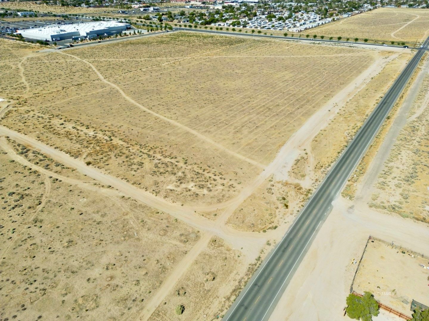 343-351-01 E Bowman RD — Photo 4