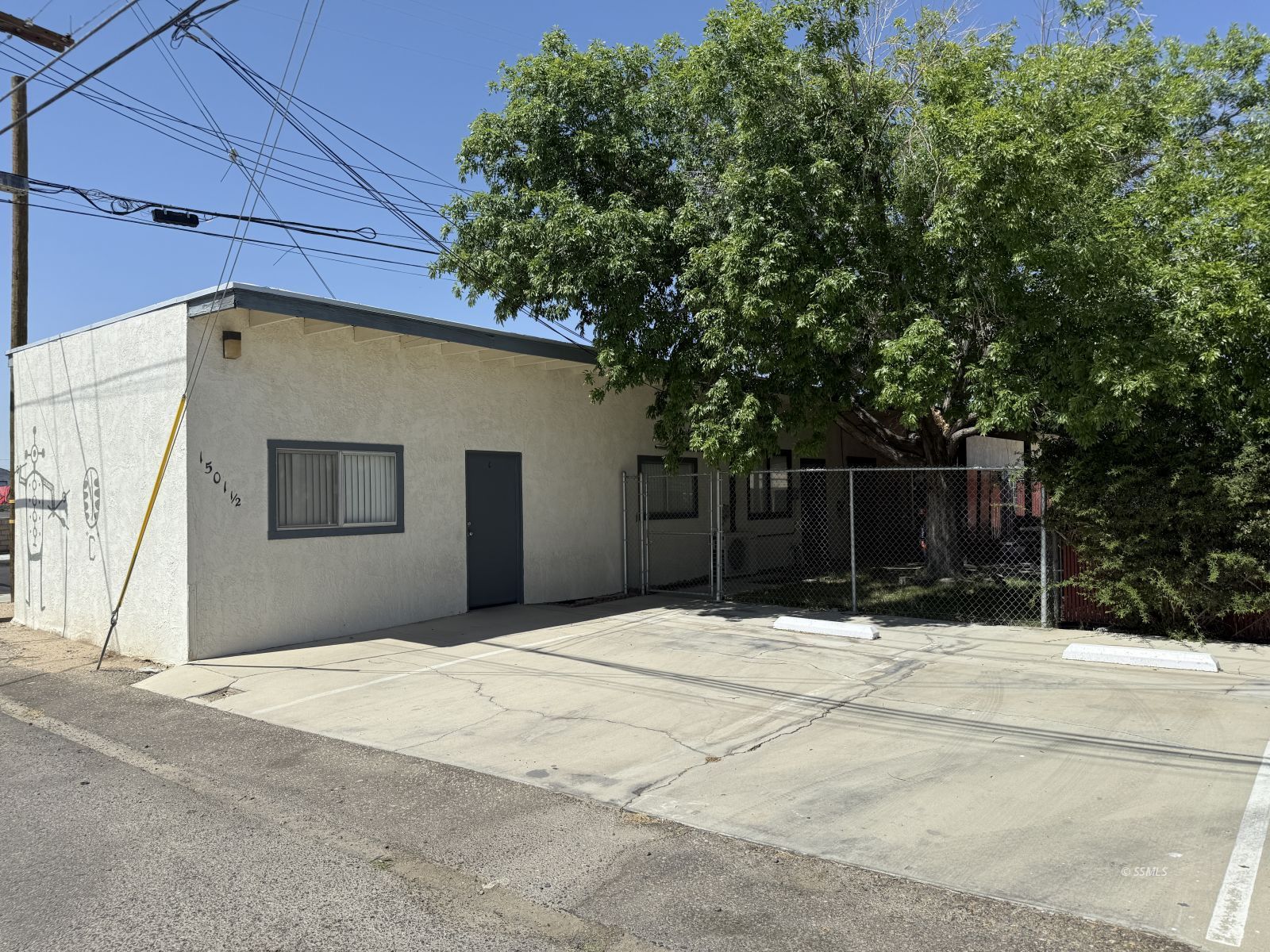 1501 N China Lake — Photo 4