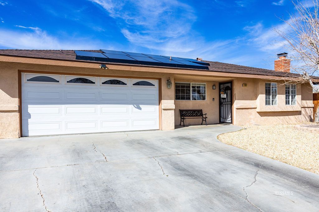 309 N Sunland DR — Photo 4