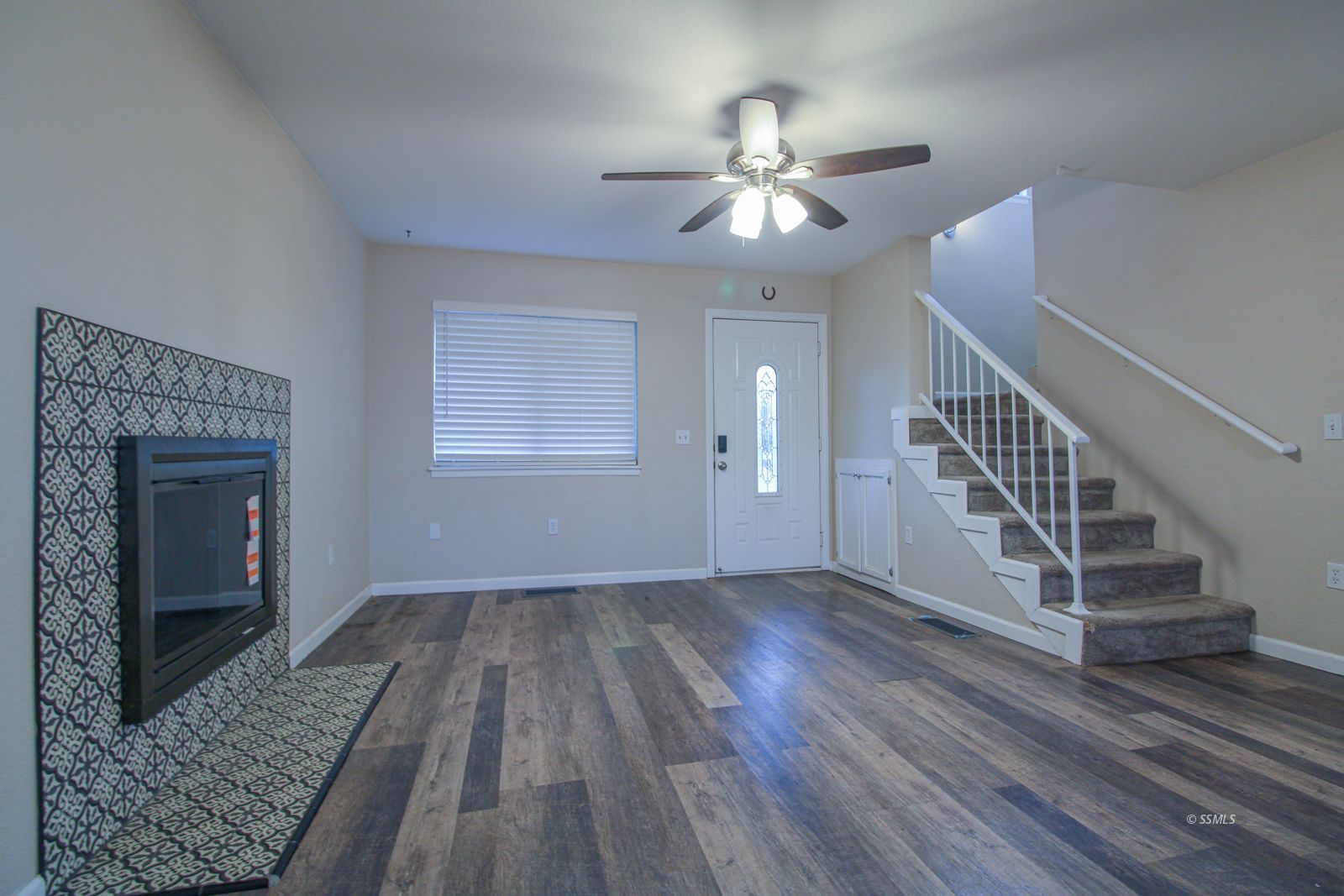 920 E Church AVE — Photo 4