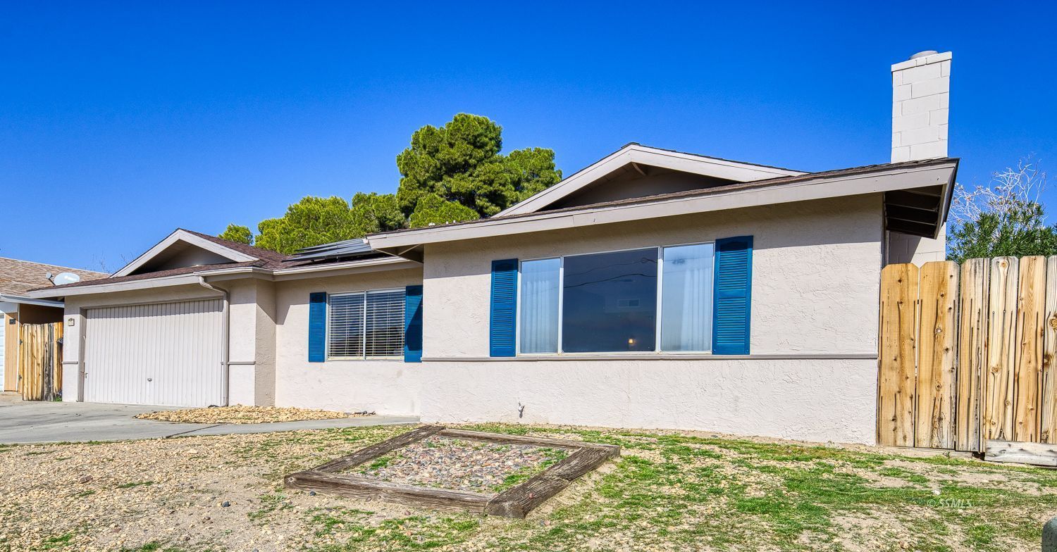 1016 W Las Flores — Photo 4