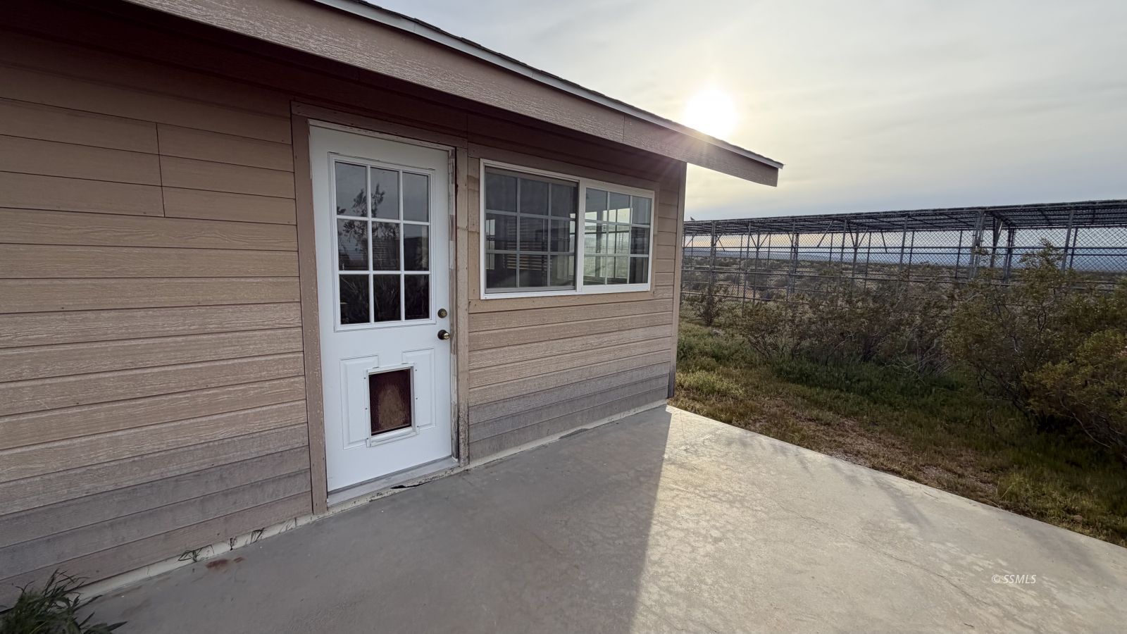 2454 W Catalina Ln — Photo 4