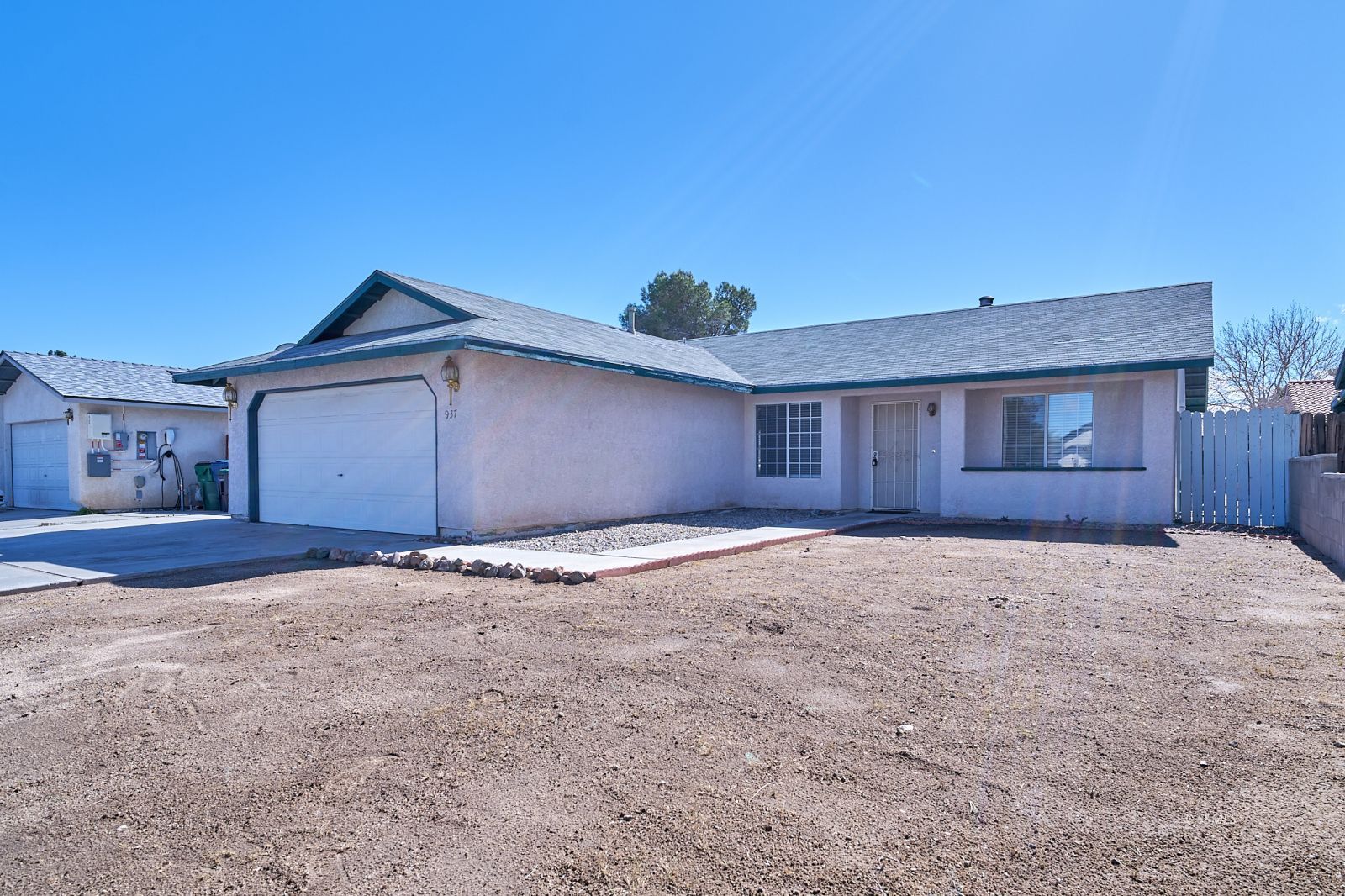 937 W Tamarisk AVE — Photo 4