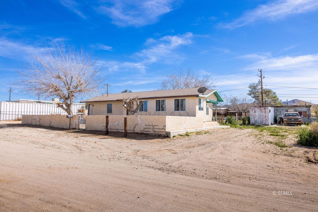 839 E Hillcrest AVE — Photo 4