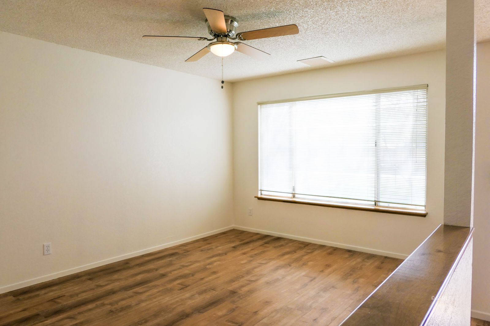 216 Cardigan AVE — Photo 4