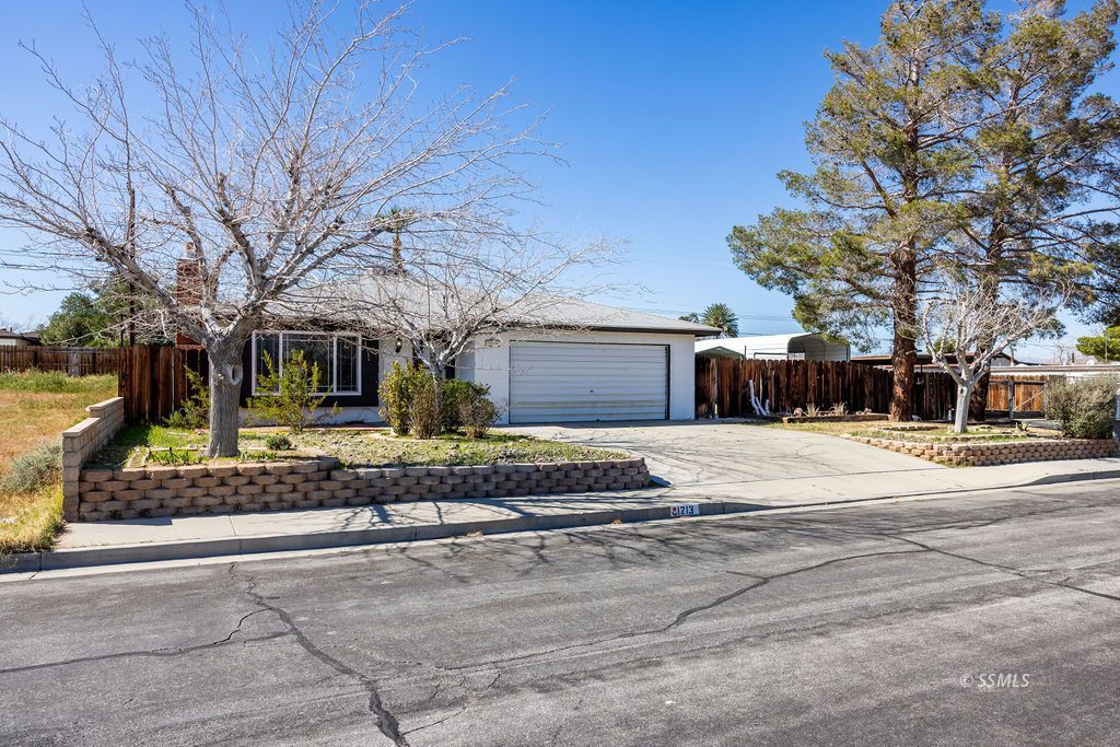 1213 S McCall ST — Photo 4