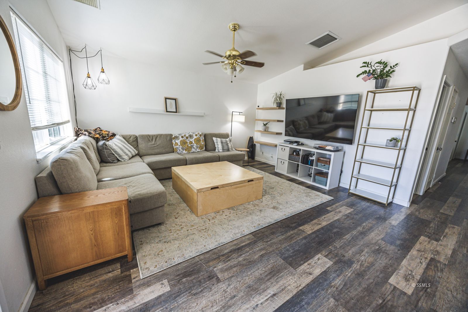 1220 Boston — Photo 4