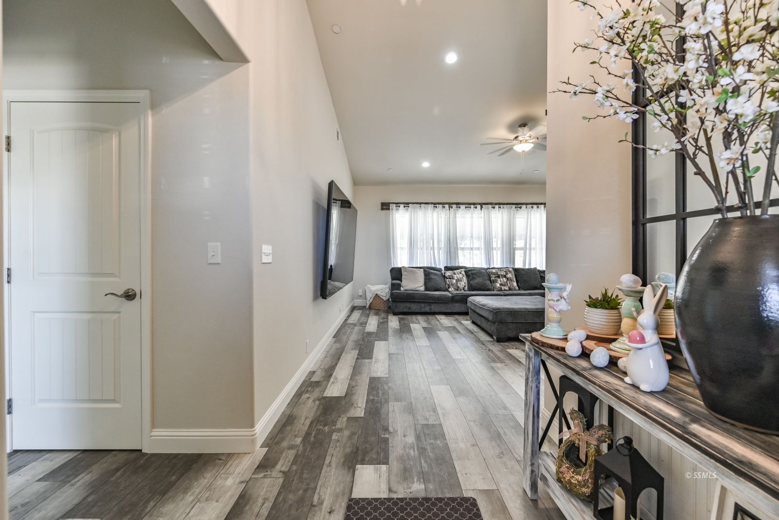 131 S Brianna — Photo 4