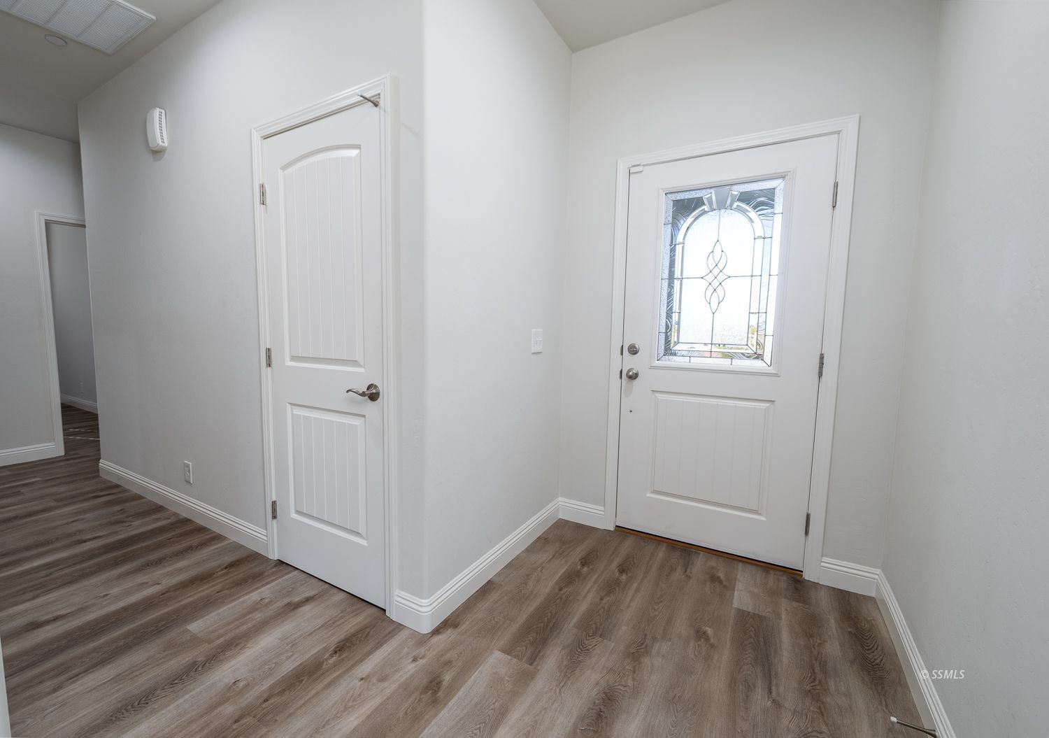 1031 W Church AVE — Photo 4