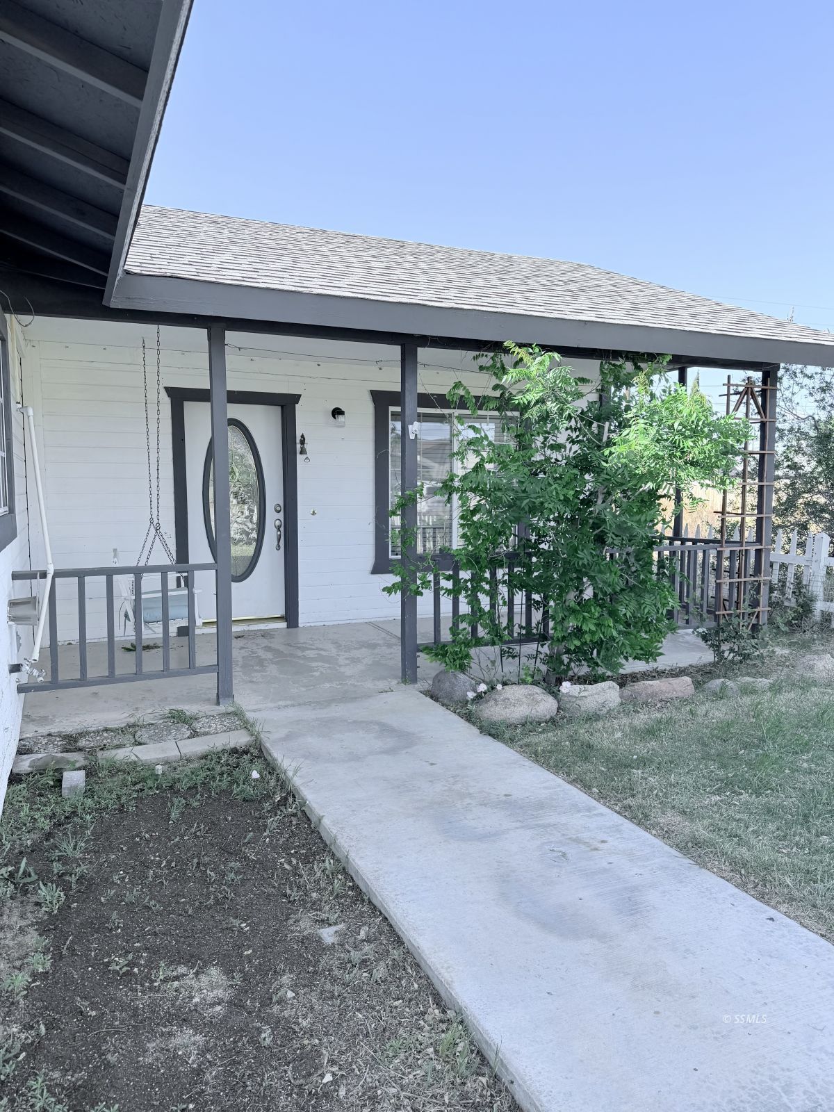 1017 W Benson AVE — Photo 4