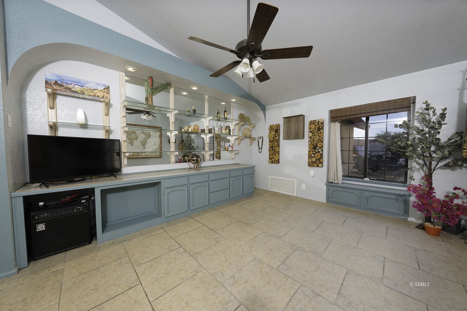 1228 Mandy CT — Photo 4