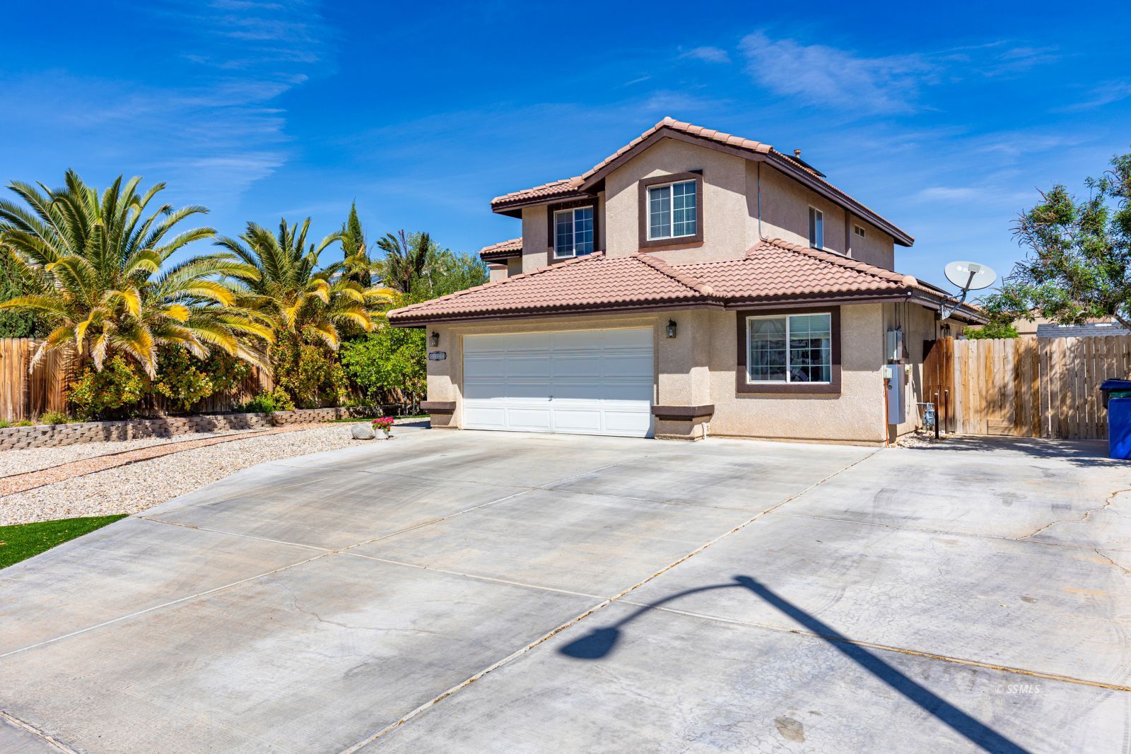 1122 Rebecca AVE — Photo 4