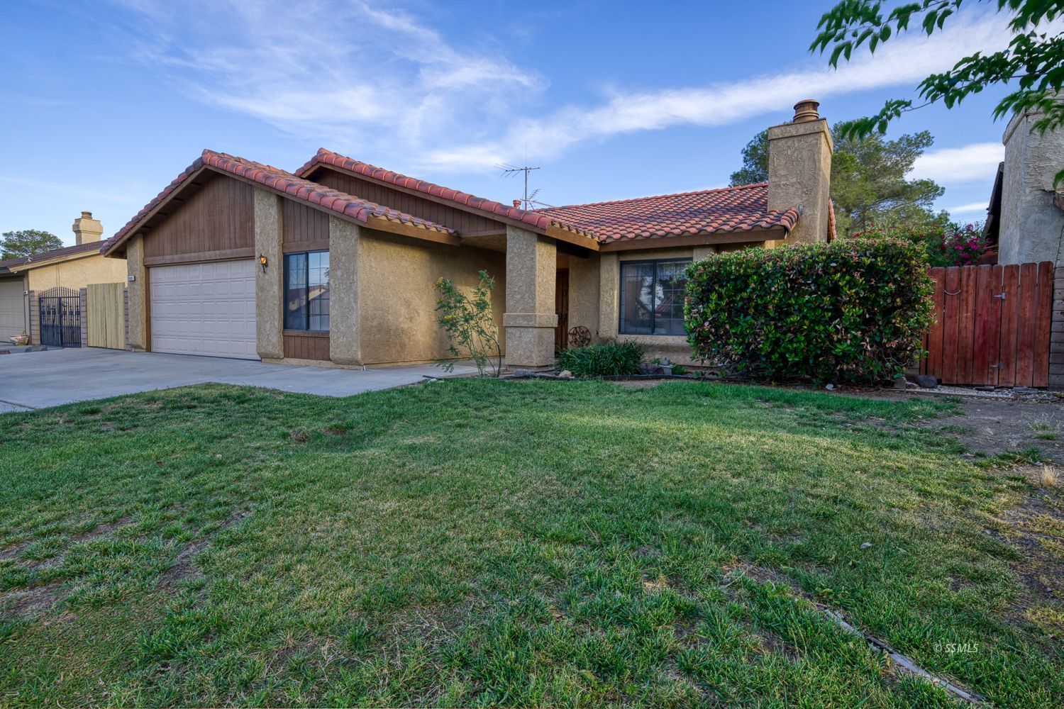 1113 Evelyn Ct. — Photo 4