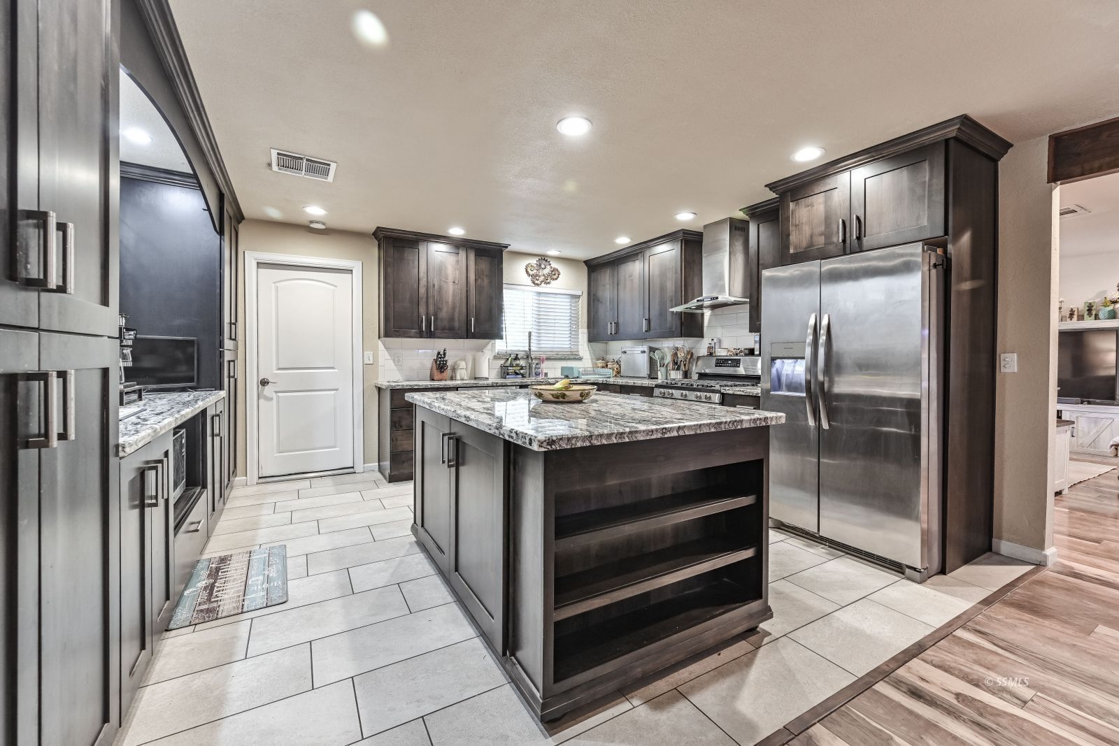 529 W Joyner AVE — Photo 4