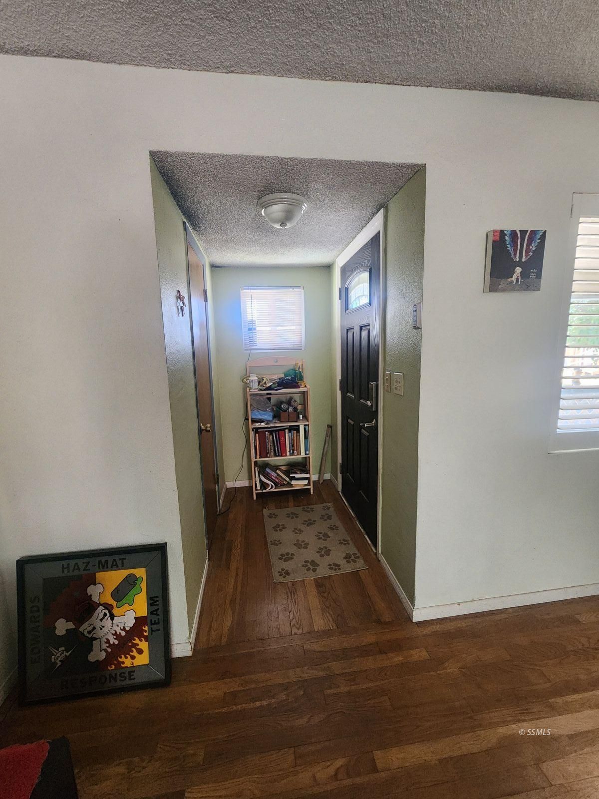 1612 Ewing CIR — Photo 4
