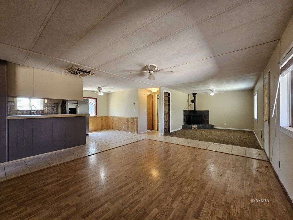 1540 N Mercury ST — Photo 4