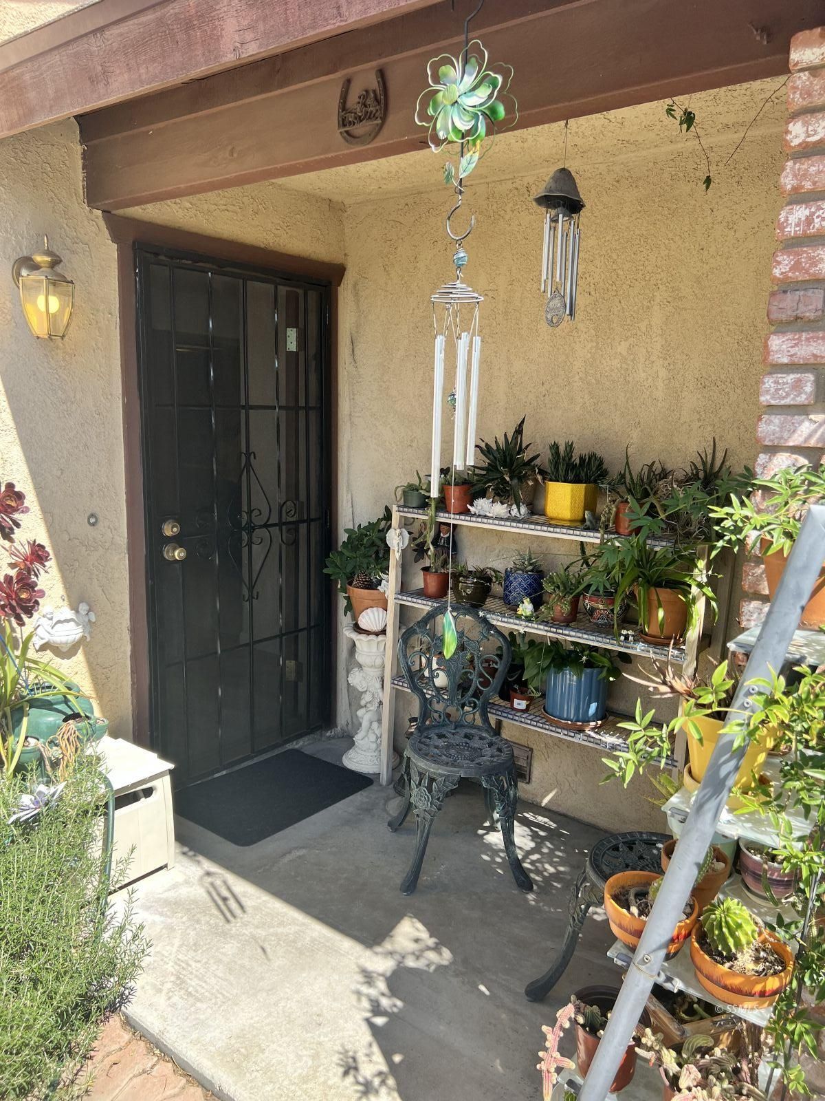 715 N Helena — Photo 4