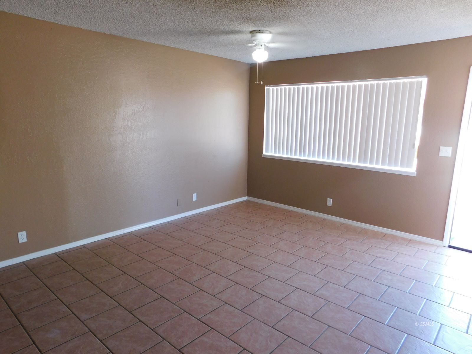 640 Commercial AVE — Photo 4