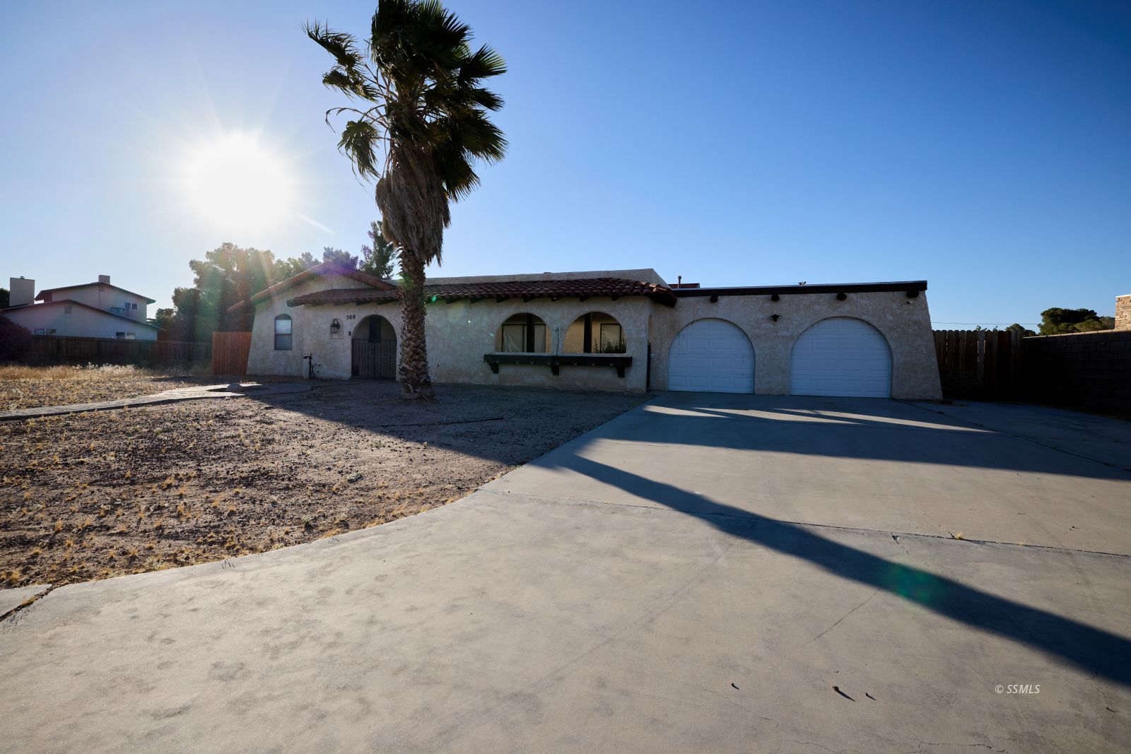 508 W Dolphin AVE — Photo 4