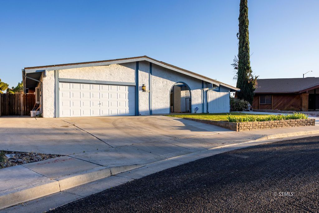 817 Hurschell AVE — Photo 4