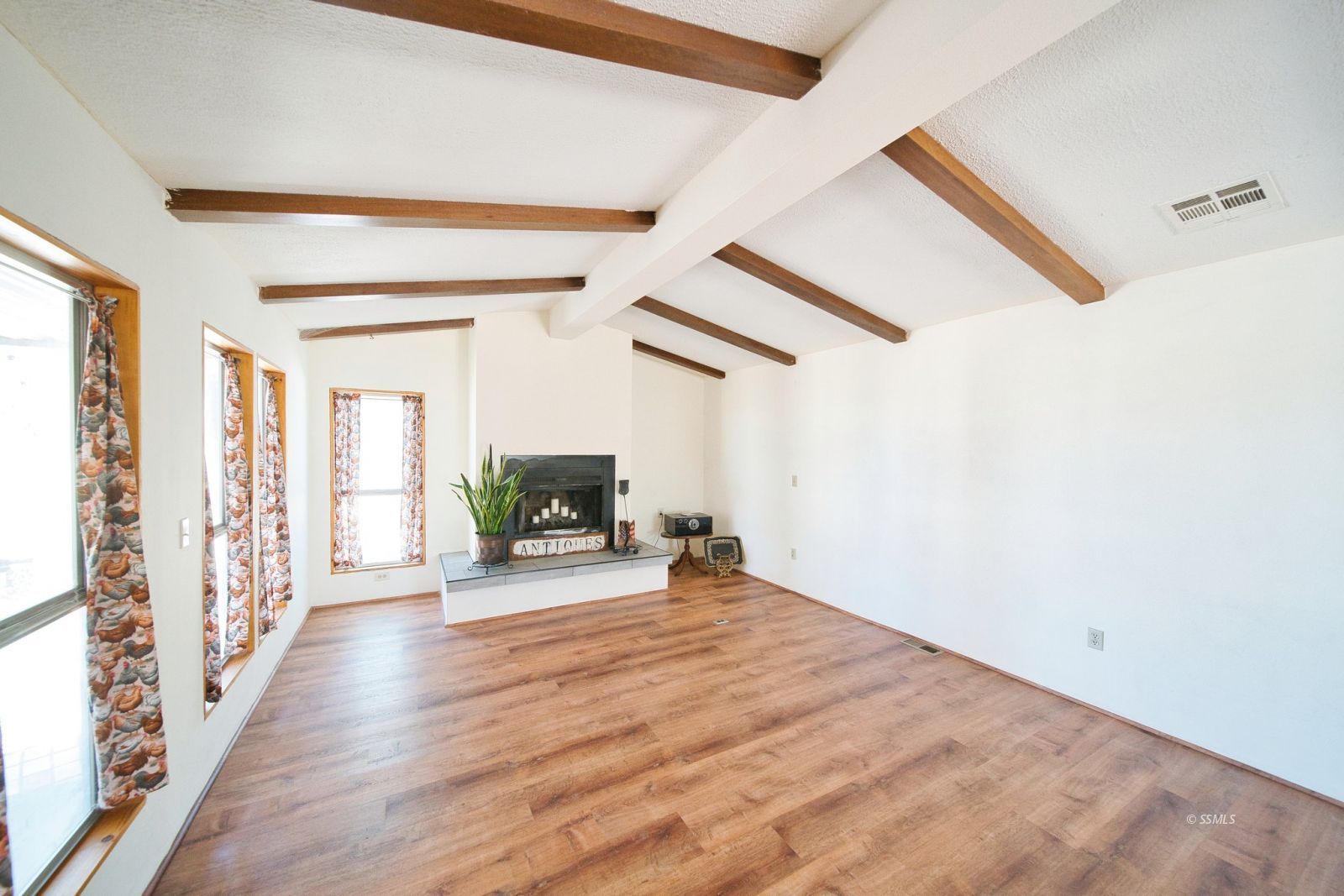 1111 Lamb ST — Photo 4