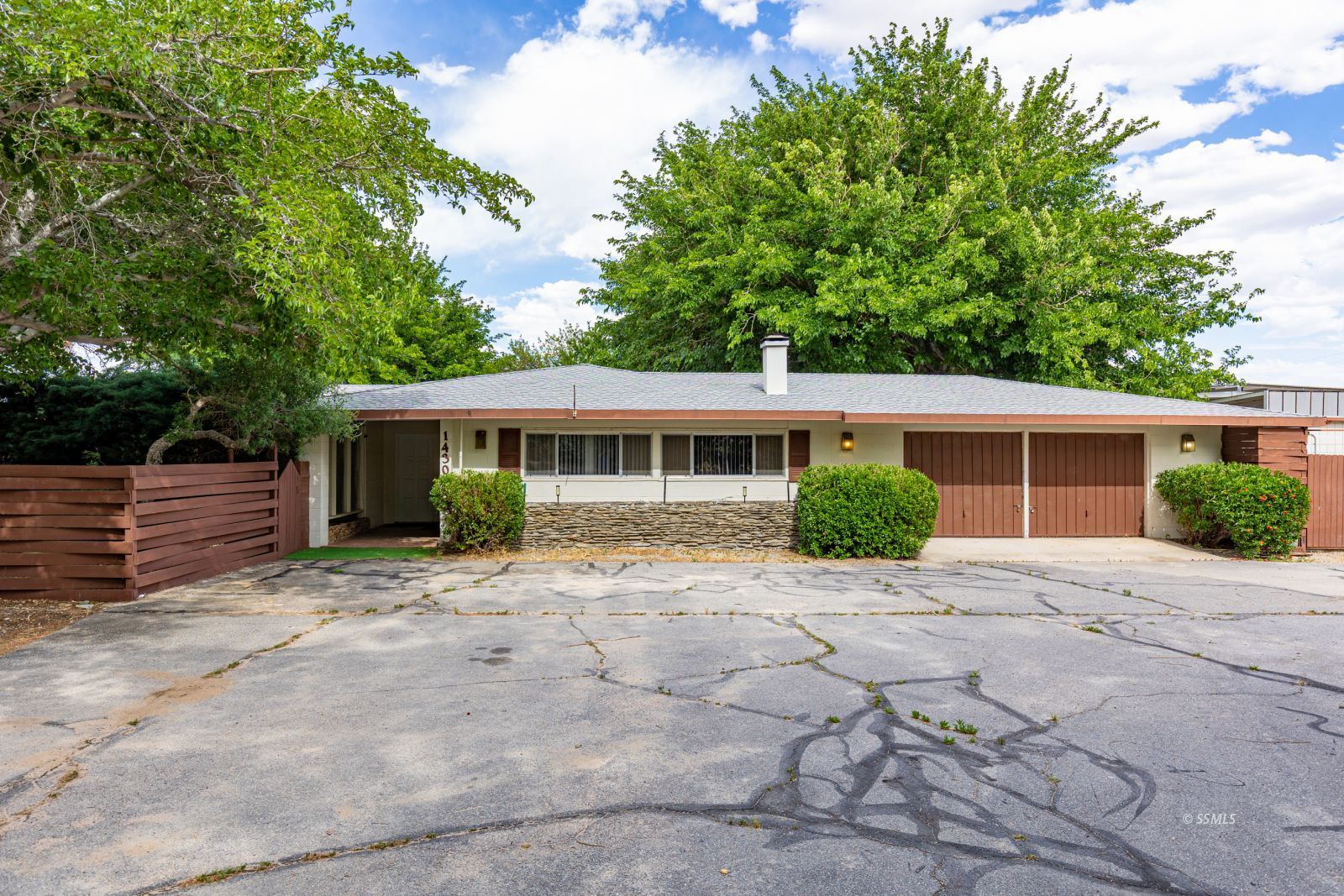 1430 N Indian Wells ST — Photo 4