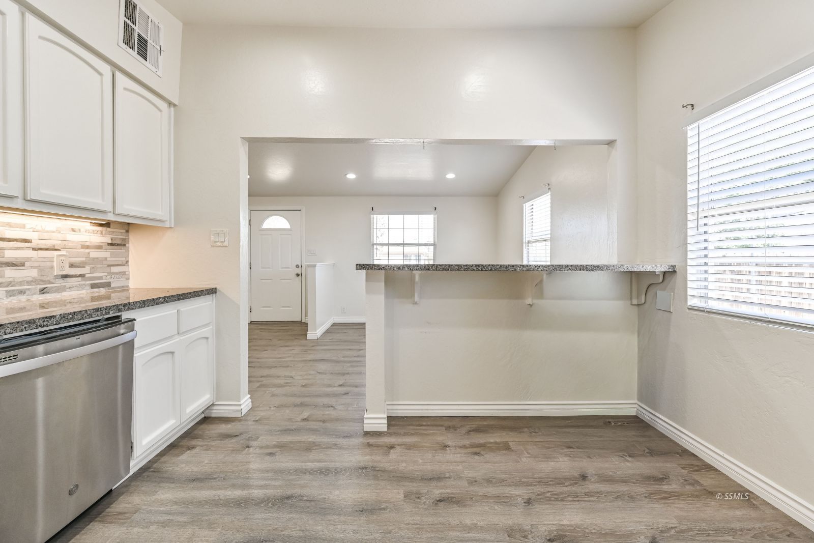 305 N Florence ST — Photo 4