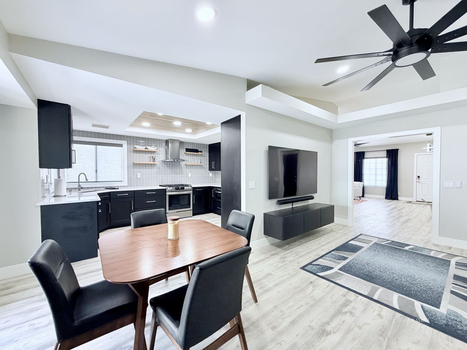 719 Pinon CT — Photo 4
