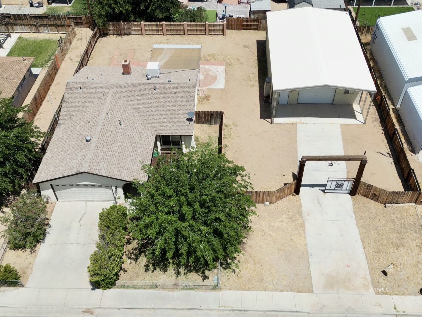 1144 W Coronado AVE — Photo 4